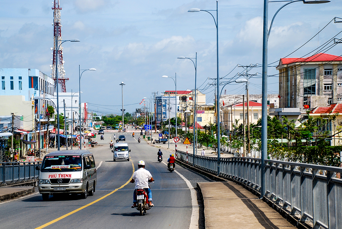 	Công tác đầu tư xây dựng cơ sở hạ tầng ở H.Năm Căn được quan tâm, tạo động lực cho phát triển kinh tế. Ảnh: Hoàng Vũ