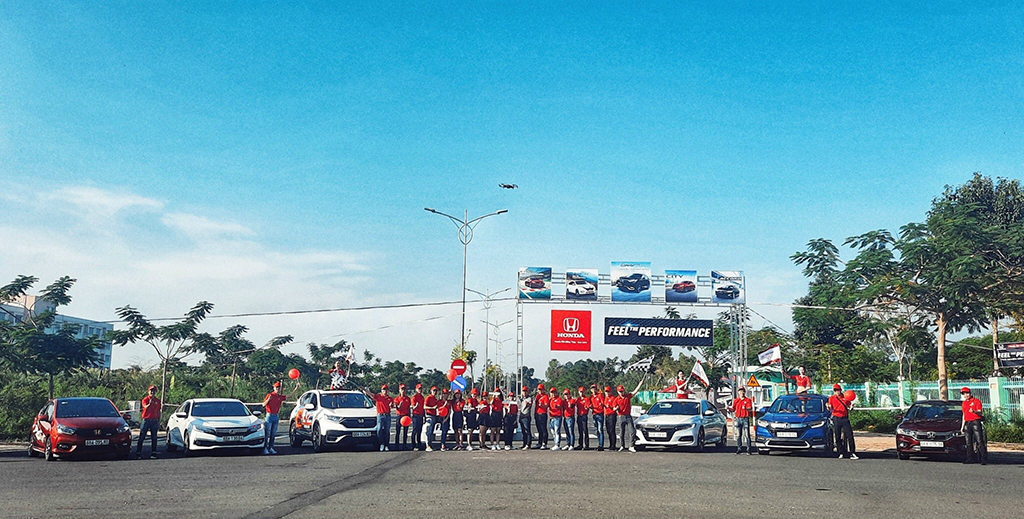 Với mong muốn mở rộng cơ hội trải nghiệm cảm giác lái cùng khả năng vận hành vượt trội của các sản phẩm ô tô Honda đến nhiều khách hàng hơn nữa, thời gian vừa qua, Honda Việt Nam đã triển khai chiến dịch “Feel The Performance”.