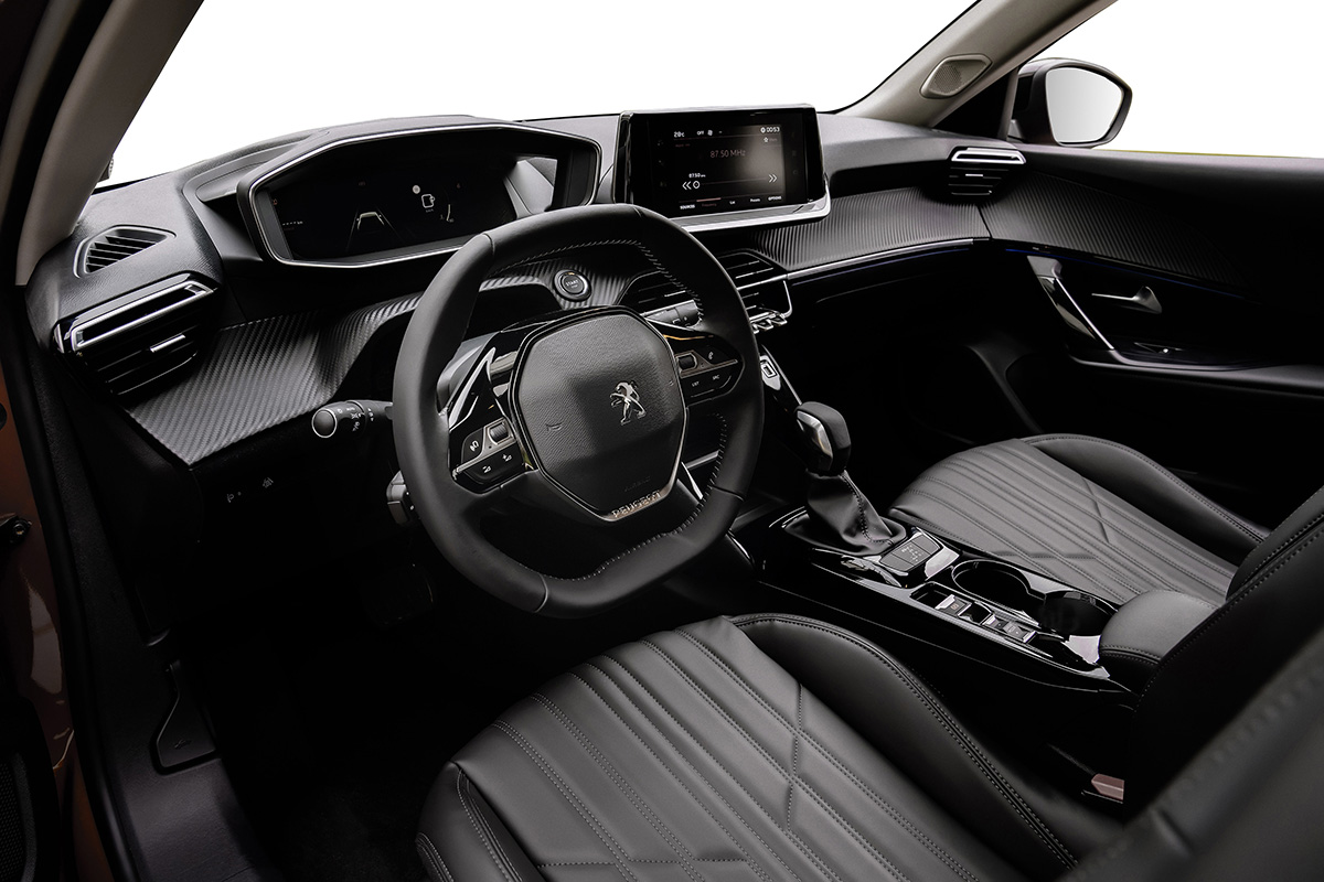 Ngôn ngữ thiết kế Peugeot 3D i-Cockpit tạo nên một khoang lái thực sự khác biệt trên Peugeot 2008