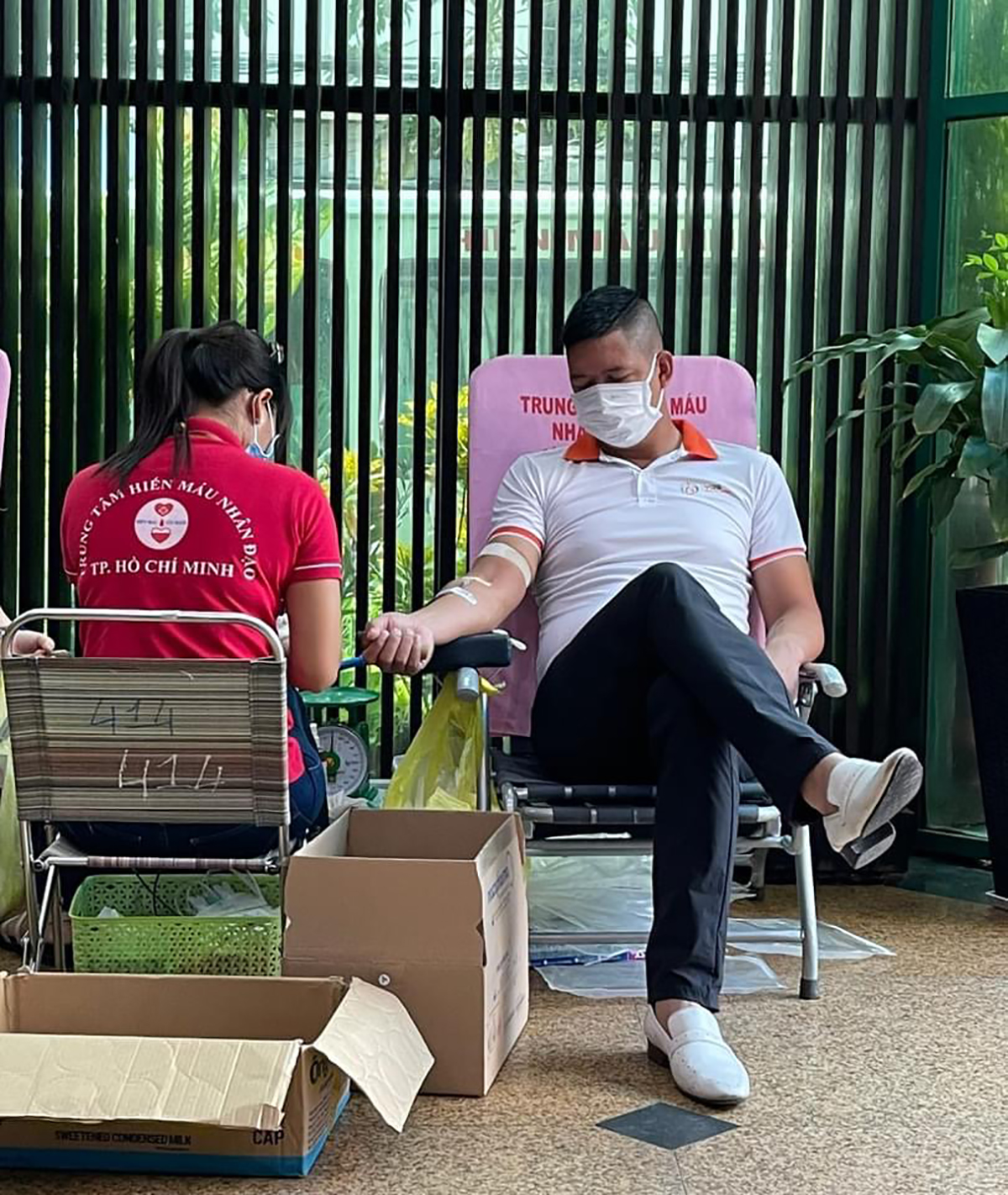 Diễn viên Bình Minh lần đầu tiên tham gia hiến máu nhân đạo tại PNJ và bày tỏ sự tin tưởng trước công tác chuẩn bị chu đáo an toàn từ BTC