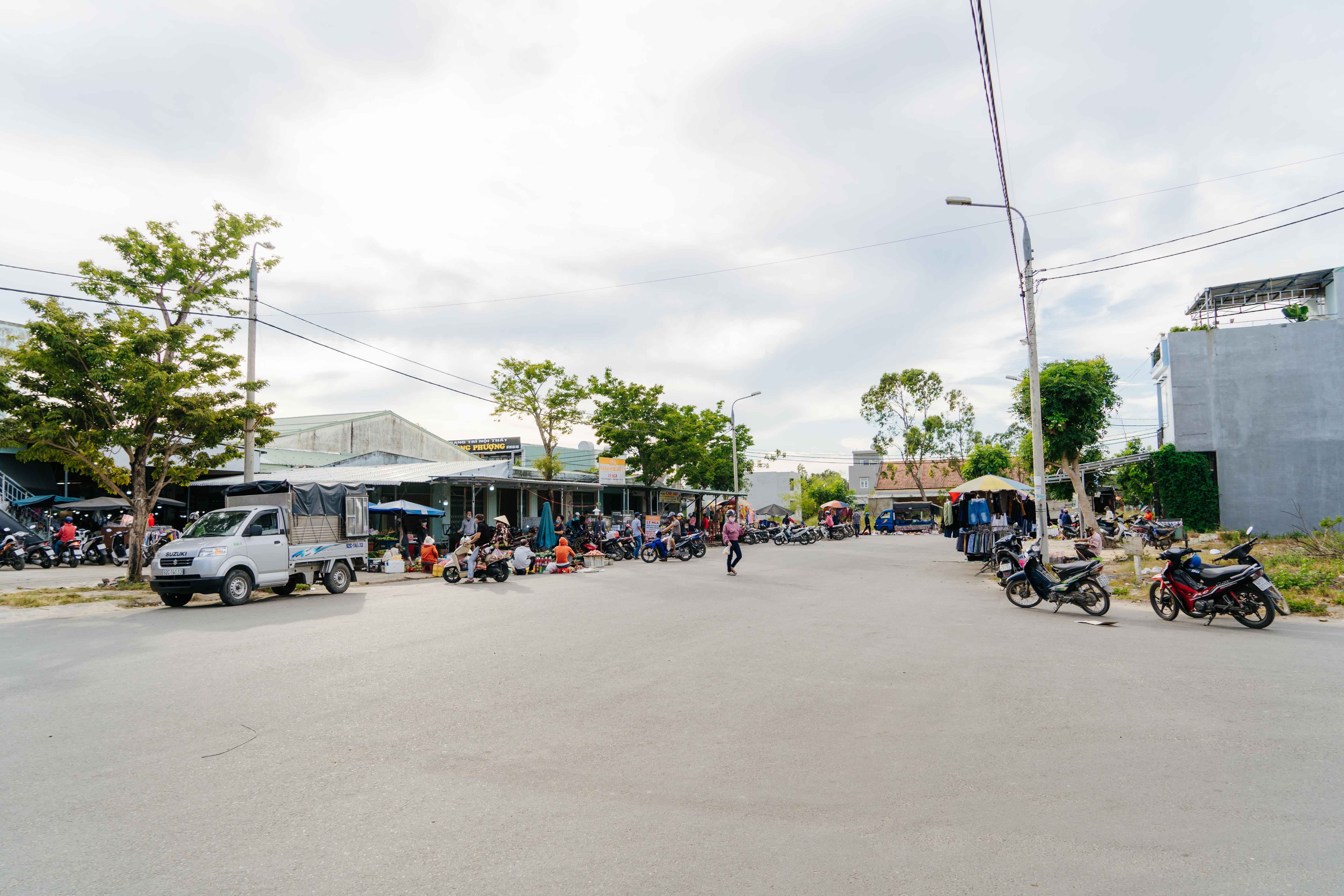Khu phố chợ Điện Nam Trung là dự án hiếm hoi khi tung ra thị trường đã có hạ tầng hoàn thiện