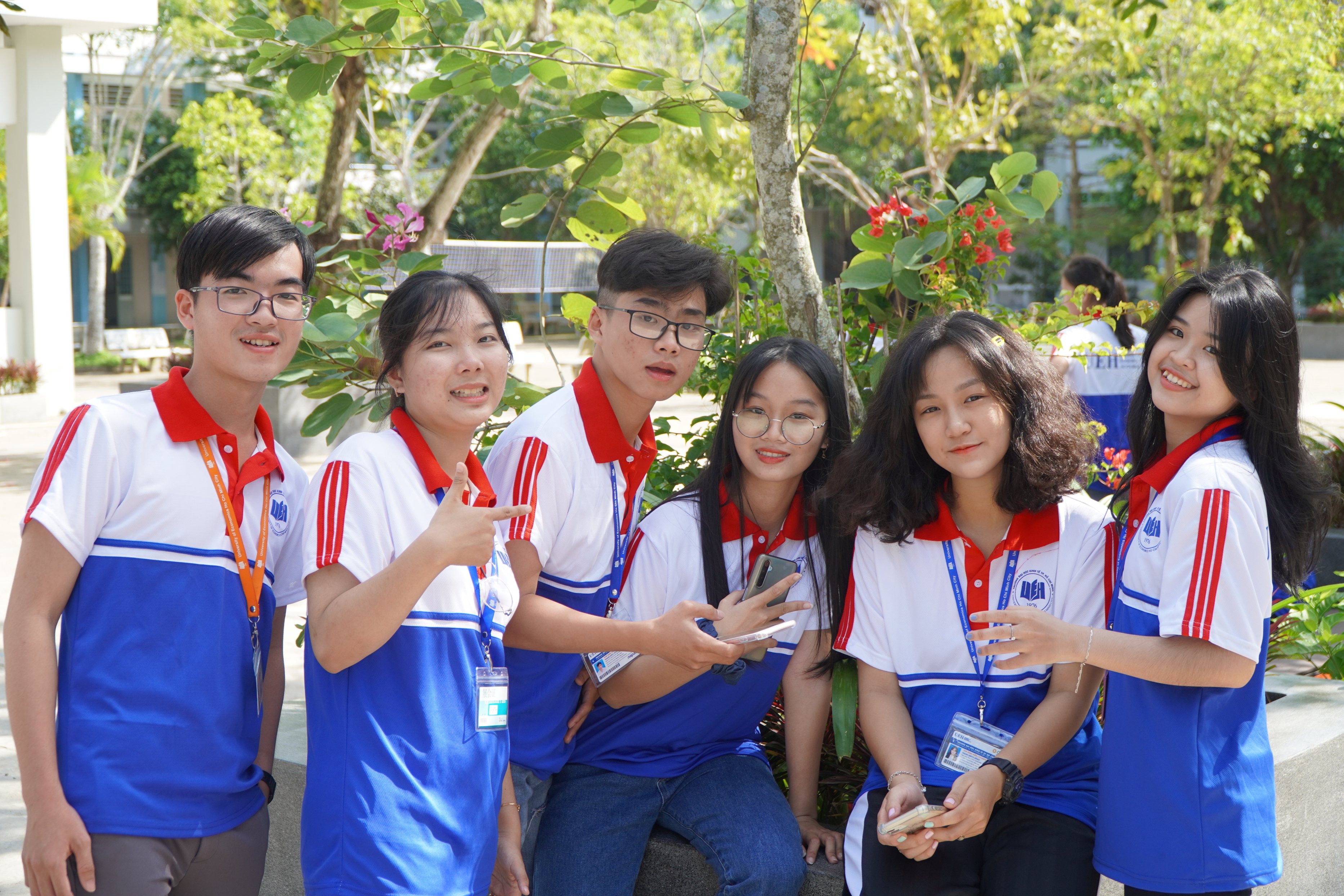 Sinh viên đang học tại Trường Đại học Kinh tế TP. Hồ Chí Minh (UEH) - Phân hiệu Vĩnh Long
