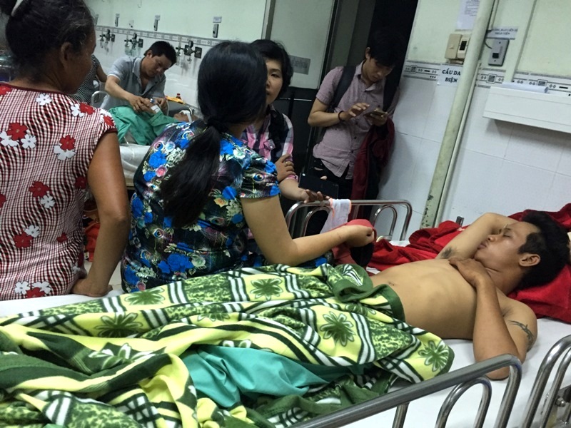 Anh Phong điều trị ở Bệnh viện Nhân dân 115 trong tình trạng bị chấn thương nặng ở phần đầu - Ảnh: Đức Tiến 