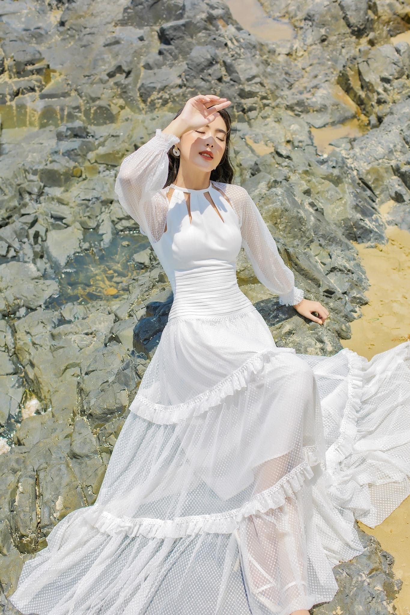Váy trắng đuôi cá tay bồng cao cấp V1465 - Thời Trang DVC