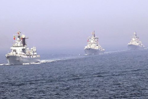 Tàu chiến Trung Quốc trong một cuộc tập trận - Ảnh: Reuters