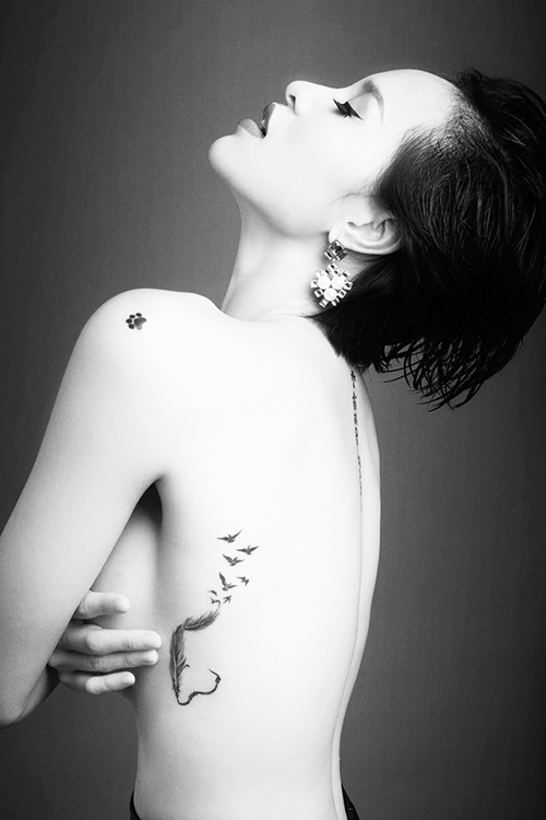 Hình xăm bên hông cho nữ #tattoo #tattootiktok #tattoogirl #fineline #... |  TikTok