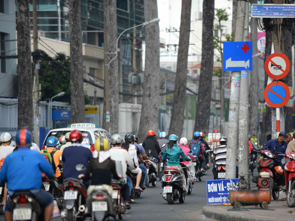 Không mạnh tay, khó phạt bấm còi bừa bãi