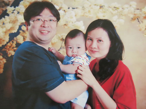 Chị Khoa, ông Namita Masanobu và con trai - Ảnh: nhân vật cung cấp