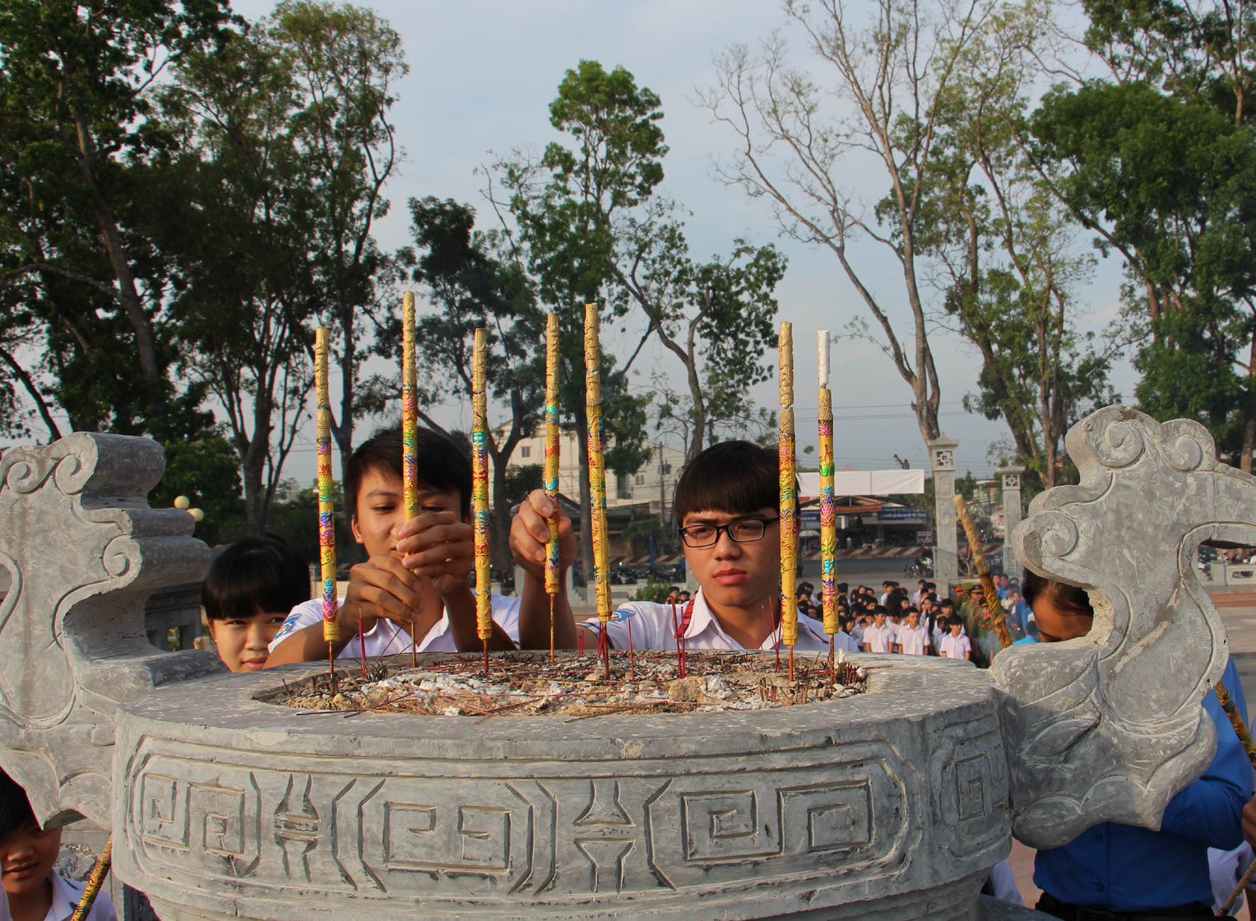Đoàn viên thanh niên Tây Ninh về nguồn hưởng ứng kỷ niệm 40 năm ngày miền Nam hoàn toàn giải phóng, thống nhất đất nước 