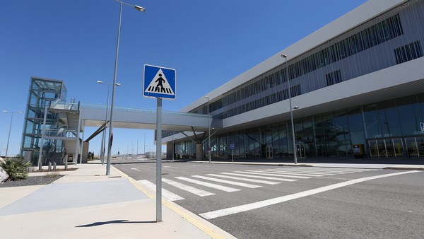 Sân bay Trung tâm Ciudad Real chỉ xử lý vài chuyến bay mỗi tuần - Ảnh chụp màn hình website báo Financial Times