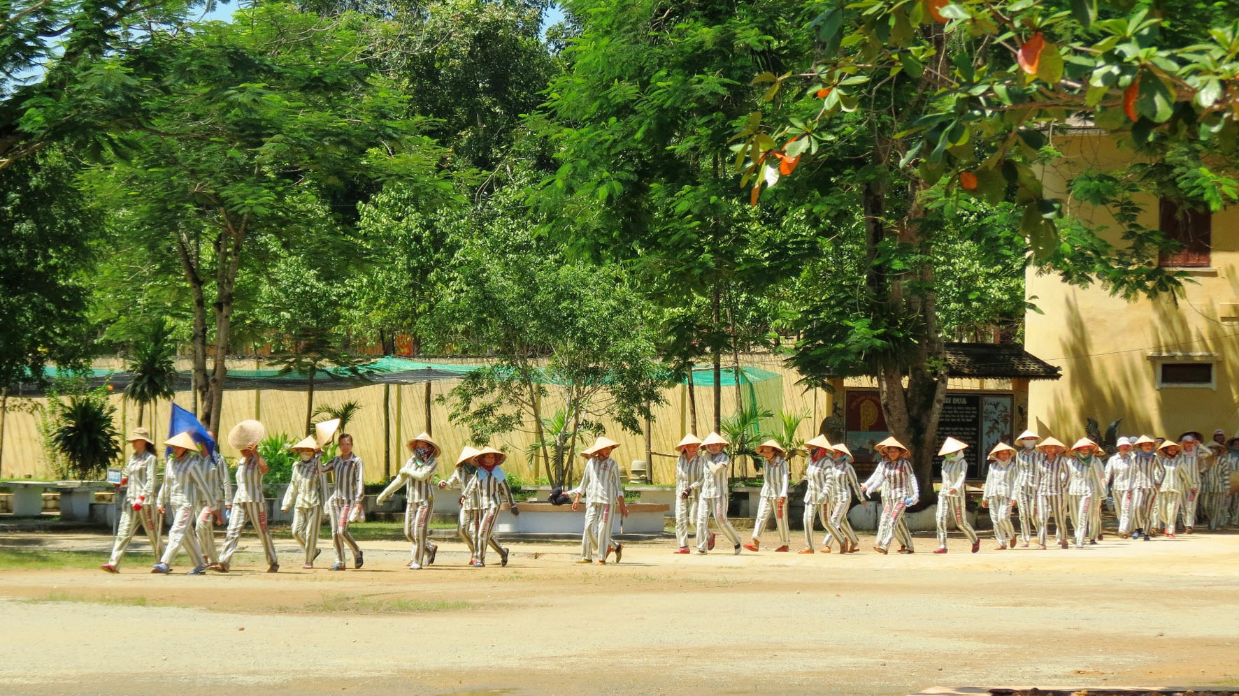 Ước mơ ngày trở về