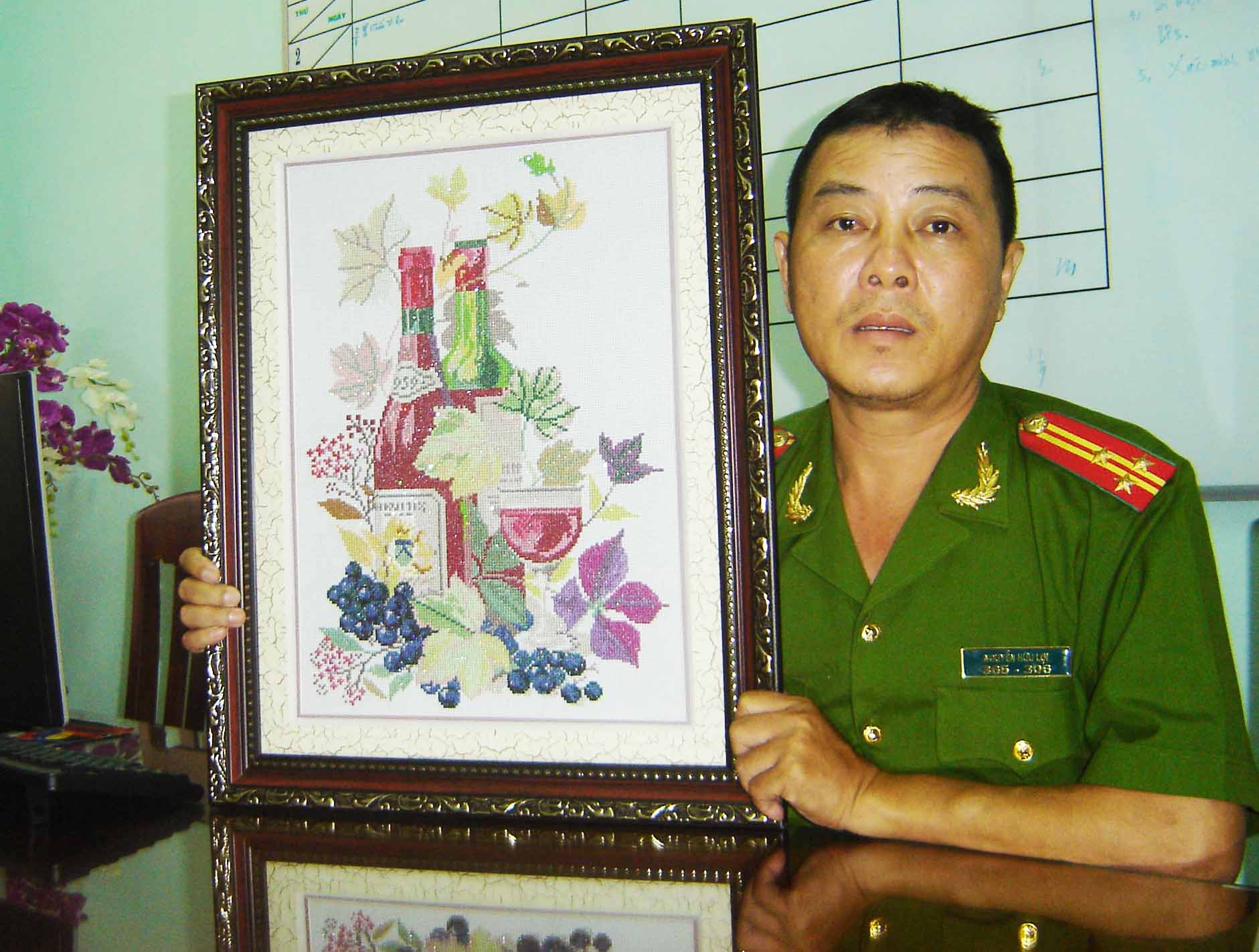 Bức tranh thêu nghĩa tình