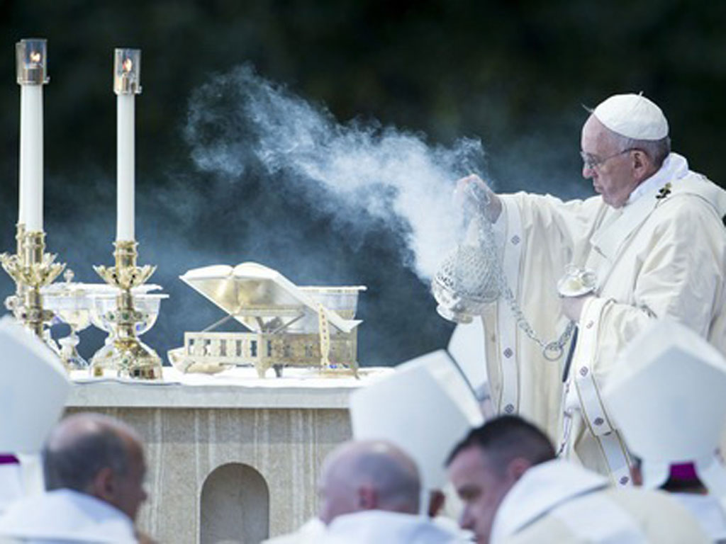 Giáo hoàng chủ tế lễ tuyên thánh cho Chân phước Junipero Serra -  Ảnh: La Croix
