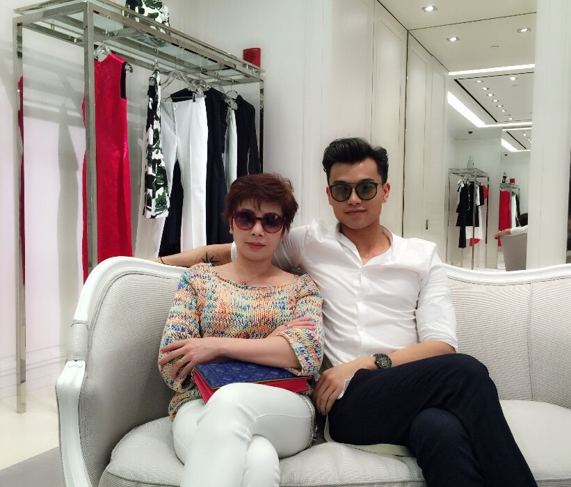 Thế Anh, CEO công ty H&H, cùng mẹ, bà Đặng Thanh Hằng, người đứng đầu Thanh Hằng Beauty Medi