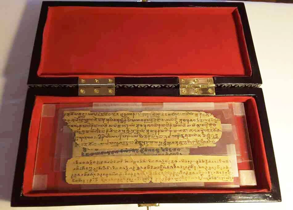 Ly kỳ bản kinh Phật  trên lá bối 2.000 năm tuổi