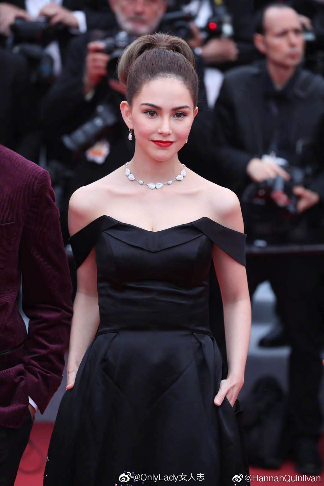 Châu Kiệt Luân đưa vợ dự Liên hoan phim Cannes bằng trực thăng riêng