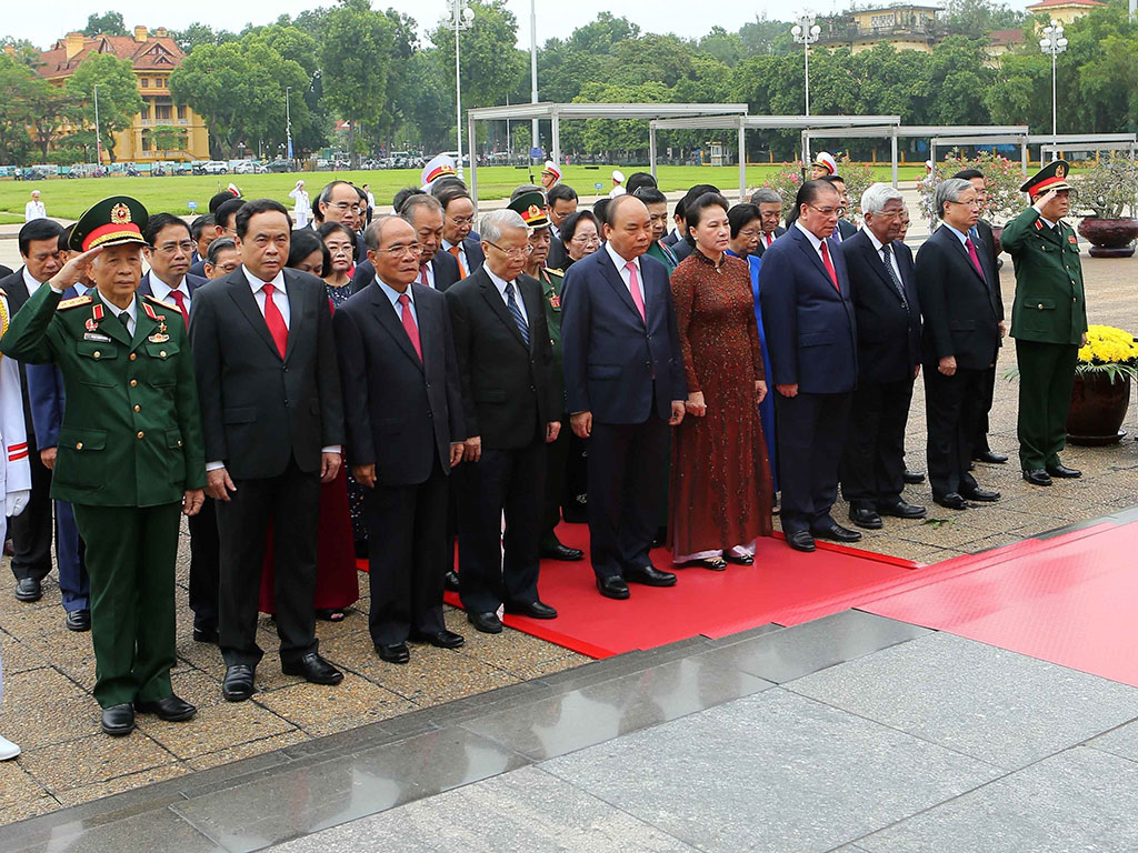  Lãnh đạo Đảng, Nhà nước vào Lăng viếng Chủ tịch Hồ Chí Minh 