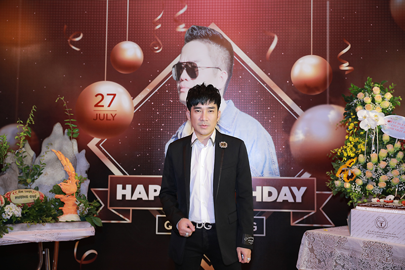 Quang Hà chi trăm triệu làm sinh nhật cho anh trai