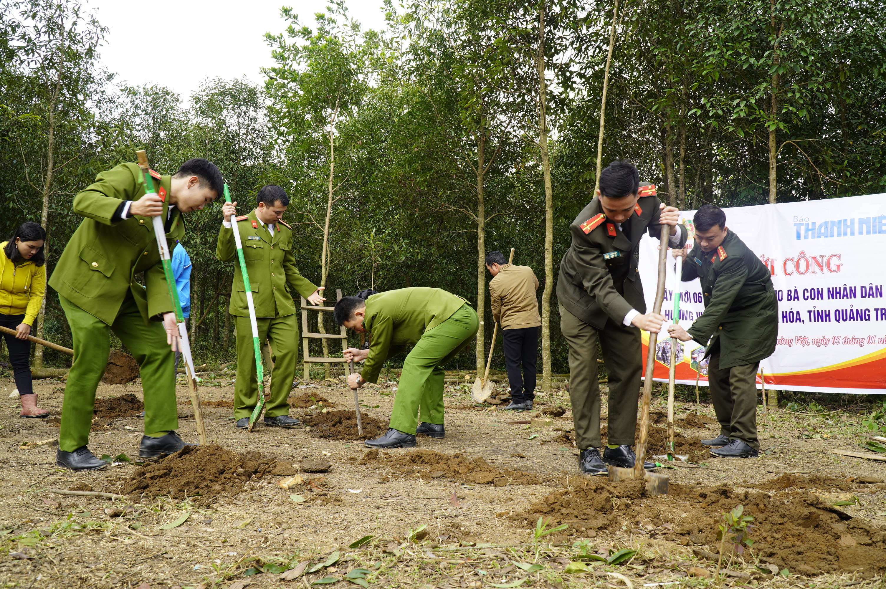 Thanh Niên khởi công xây nhà tặng người dân vùng sạt lở