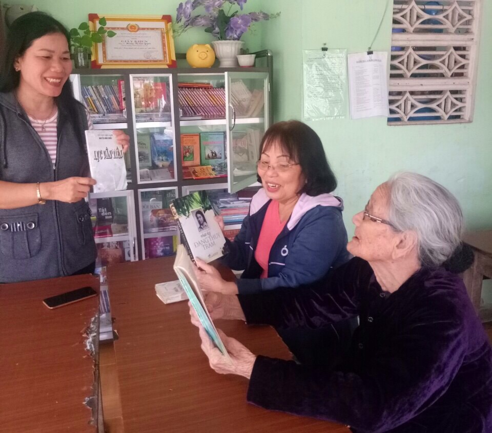 Chuyện tử tế: Cô giáo và tủ sách làng