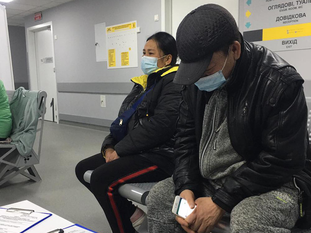 Người phụ nữ giúp đồng bào Việt  ở Kiev vào viện chữa Covid-19