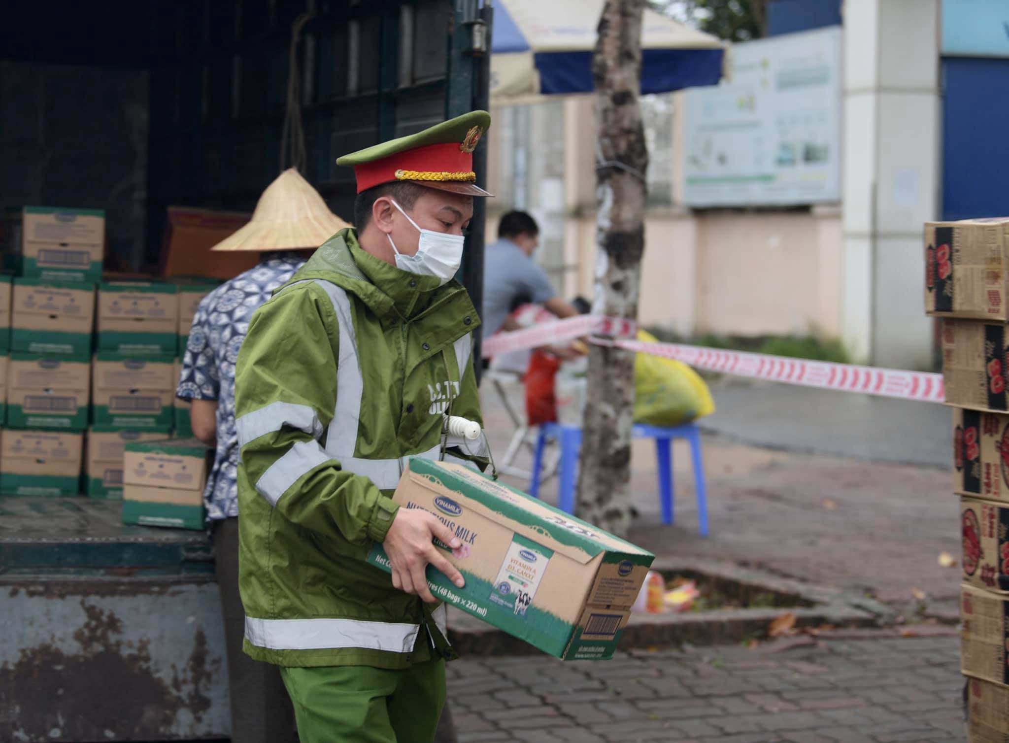 Nâng thời gian cách ly tập trung lên 21 ngày