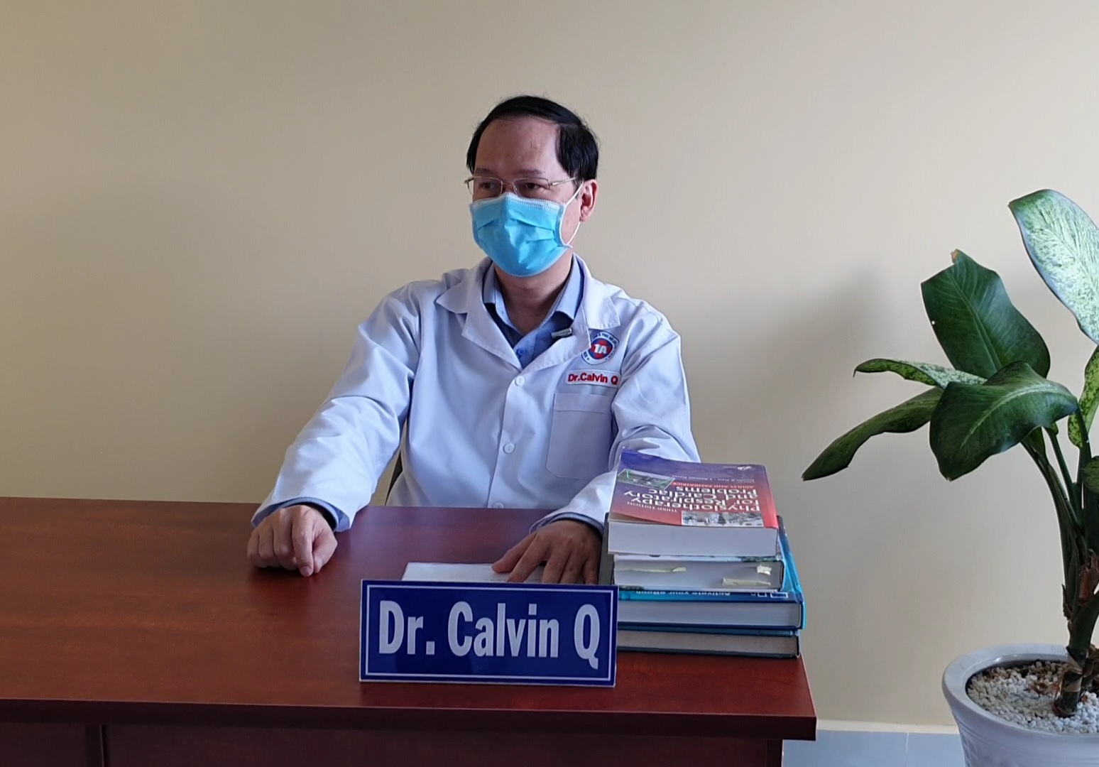 Bác sĩ đầu tiên về Việt Nam với hộ chiếu vắc xin ‘bật mí’ cách hồi phục phổi cho bệnh nhân Covid-19