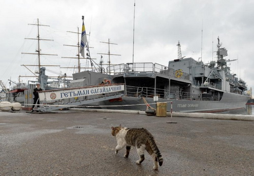 soái hạm Getman Sagaidachniy của Hải quân Ukraine đang neo đậu tại cảng Odessa,