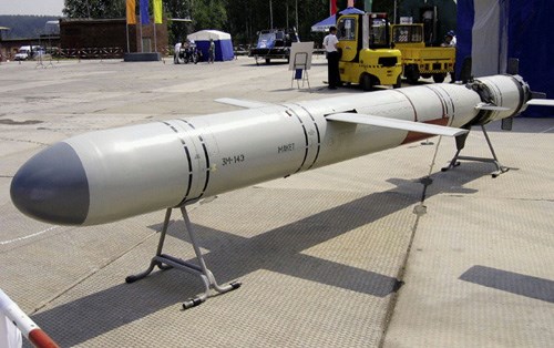 Tên lửa siêu thanh đối hạm Klub-S Kalibr 3M54 (NATO gọi là SS-N-27 Sizzler) trang bị cho tàu ngầm Kilo - Ảnh: Wikipedia