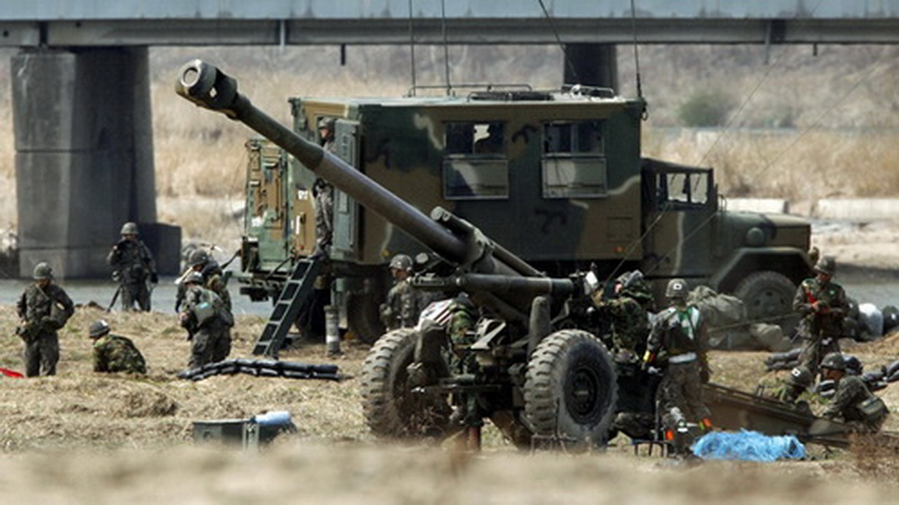Một đơn vị pháo binh của Hàn Quốc - Ảnh: Reuters