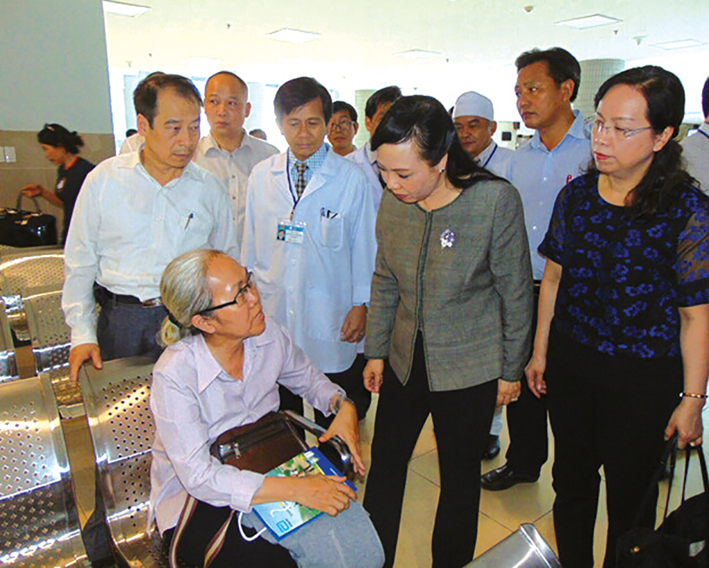 Bộ trưởng Bộ Y tế Nguyễn Thị Kim Tiến thăm và làm việc tại BV Bà Rịa 