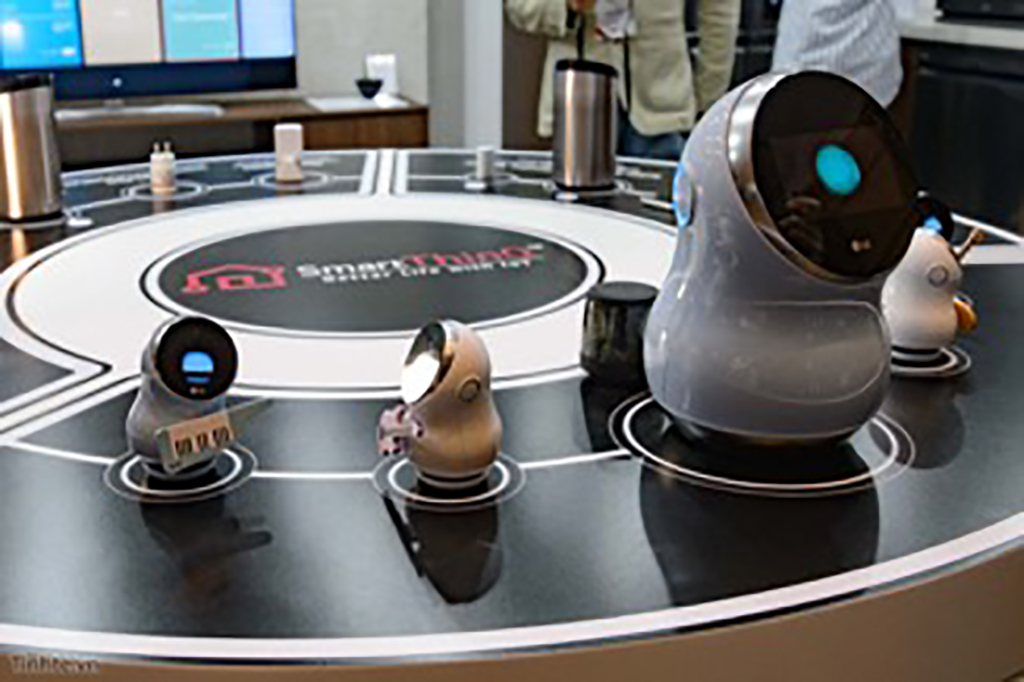 Hub Robot có khả năng biểu hiện cảm xúc ngay trên màn hình hiển thị
