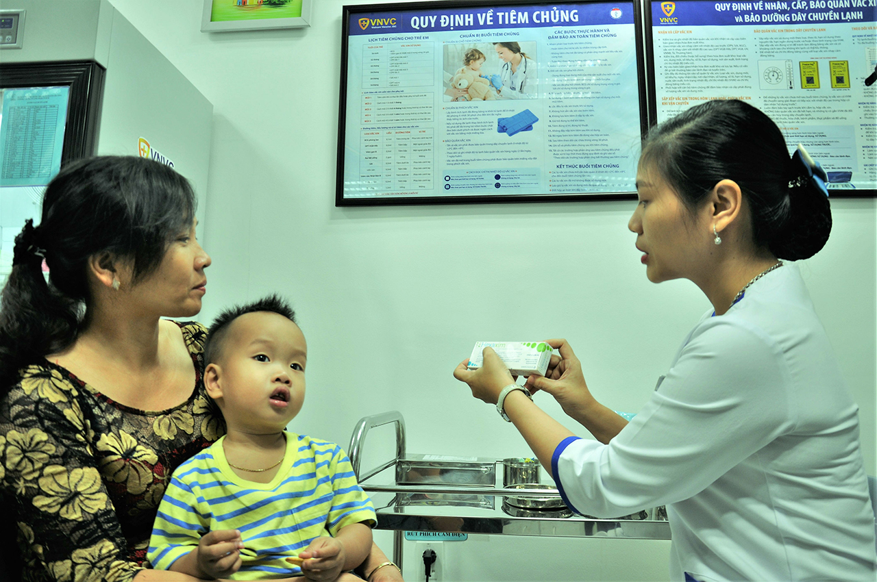 Trẻ đầu tiên được giới thiệu, tiêm vắc xin Hexaxim đầu tiên tại Trung tâm VNVC ngày 16.6