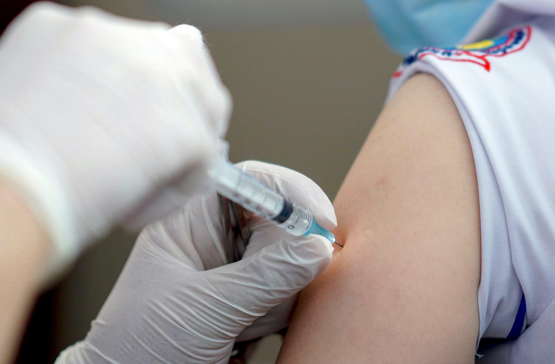 Học viện Quân y vừa hoàn thành mũi tiêm thứ 2 vắc xin Nanocovax cho hơn 1.000 tình nguyện viên ở giai đoạn thử nghiệm cuối cùng