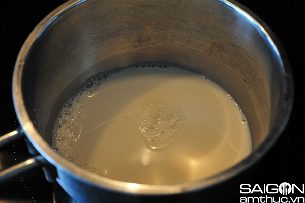 Hướng dẫn cách nấu sữa hạt sen bổ dưỡng
