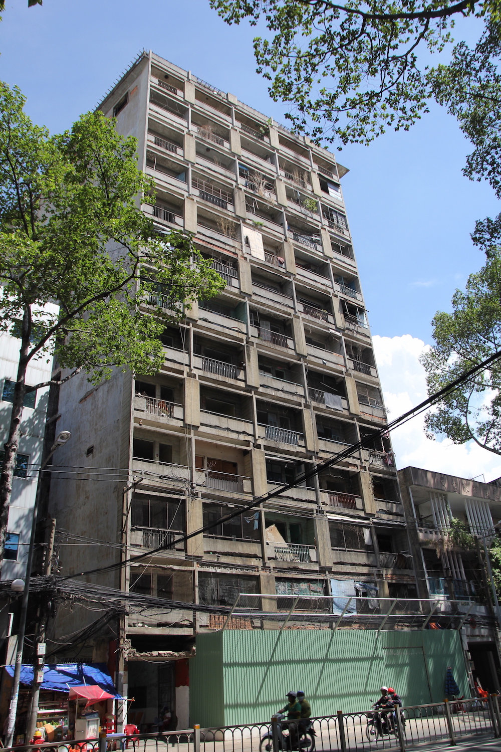 , Chung cư 727 Trần Hưng Đạo… từng được mệnh danh là một trong những chung cư “hoang tàn nhất Sài Gòn”