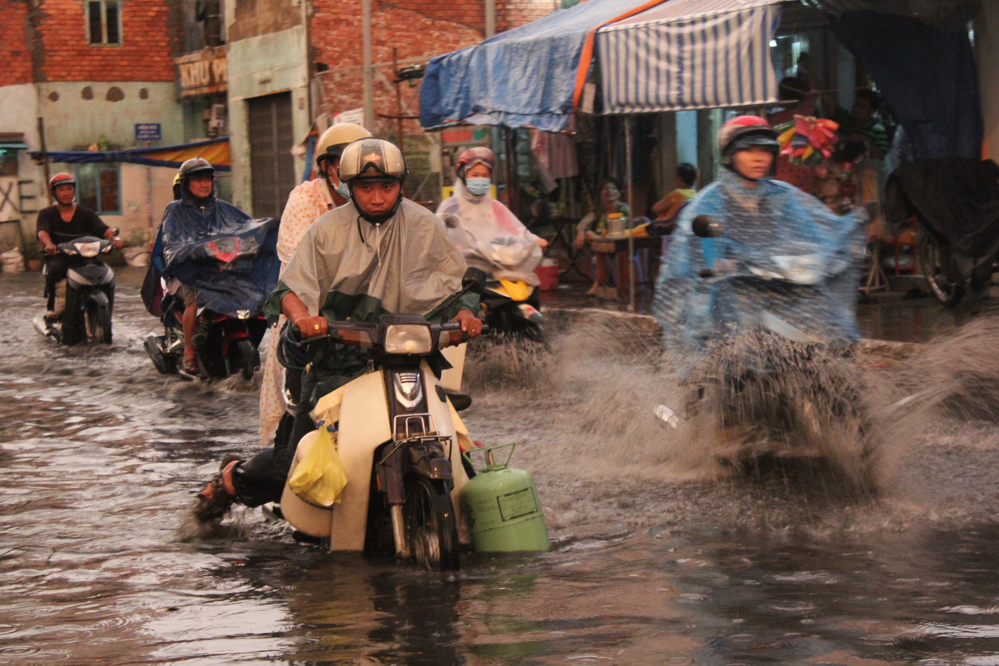 Đường Bình Trị Đông cũng lâm vào cảnh tương tự