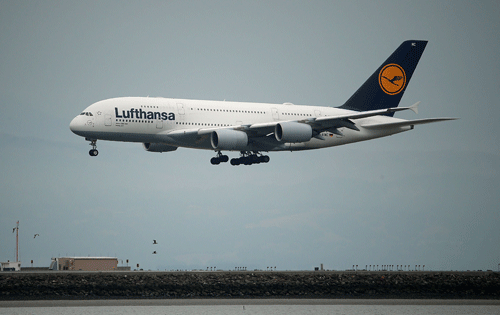 Sự cố xảy ra khi một máy bay chở 108 hành khách của Lufthansa đang hạ cánh - Ảnh minh họa AFP