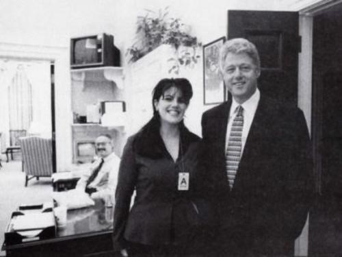 Bóng mây đen mang tên Monica Lewinsky đã gây sóng gió dữ dội sau cửa nhà Clinton - Ảnh: Reuters