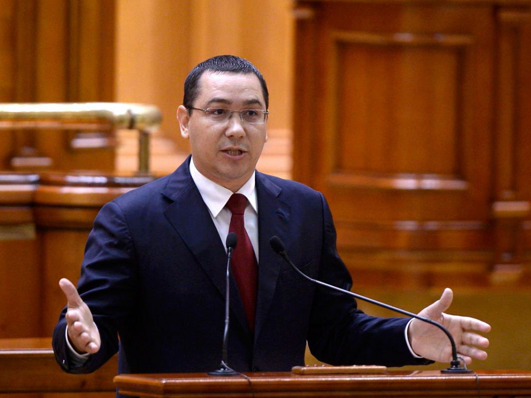 Ông Victor Ponta phải từ chức ở tuổi 43- Ảnh: Reuters