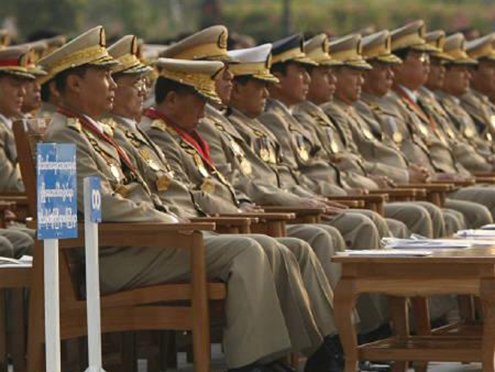 Quân đội Myanmar nắm rất nhiều quyền lực - Ảnh: Reuters