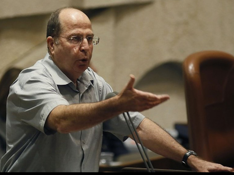 Bộ trưởng Quốc phòng Israel Moshe Ya'alon - Ảnh: AFP