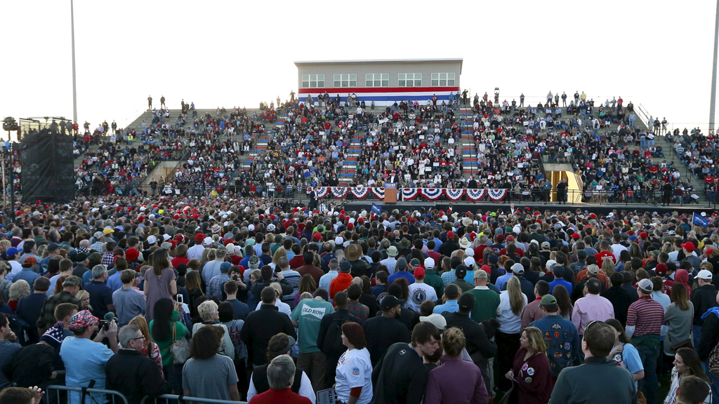 Khoảng 32.000 người đã tụ tập tại Madison hôm 28.2 vừa qua để nghe ông Trump phát biểu - Ảnh: Reuters