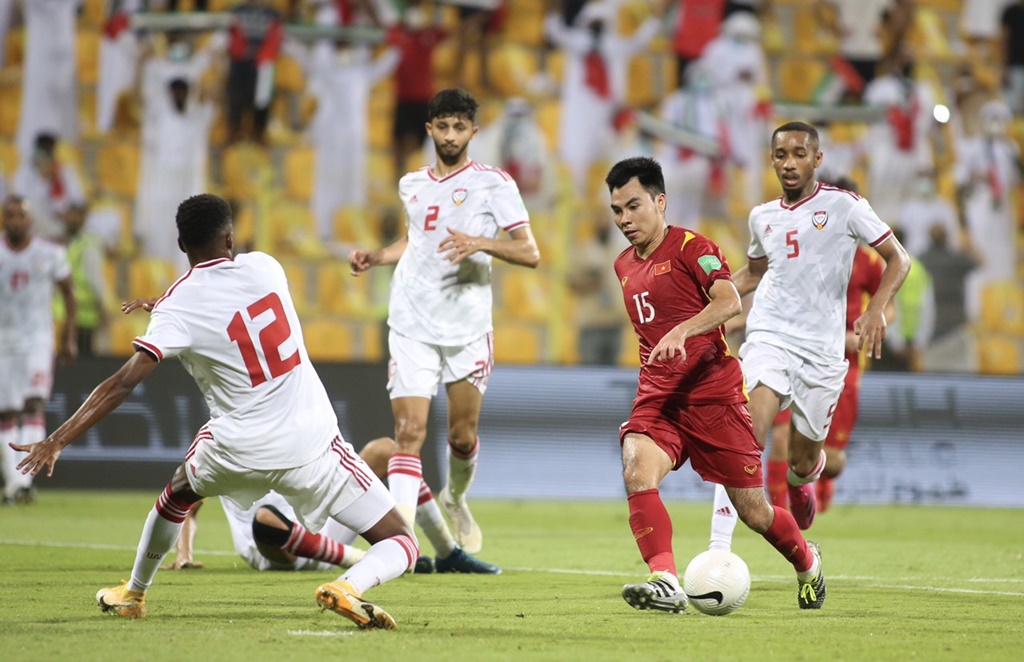 Cầu thủ Phạm Đức Huy - Hành trình từ cầu thủ trẻ đến ngôi sao V-League Cầu thủ Phạm Đức Huy - Hành trình từ cầu thủ trẻ đến ngôi sao V-League