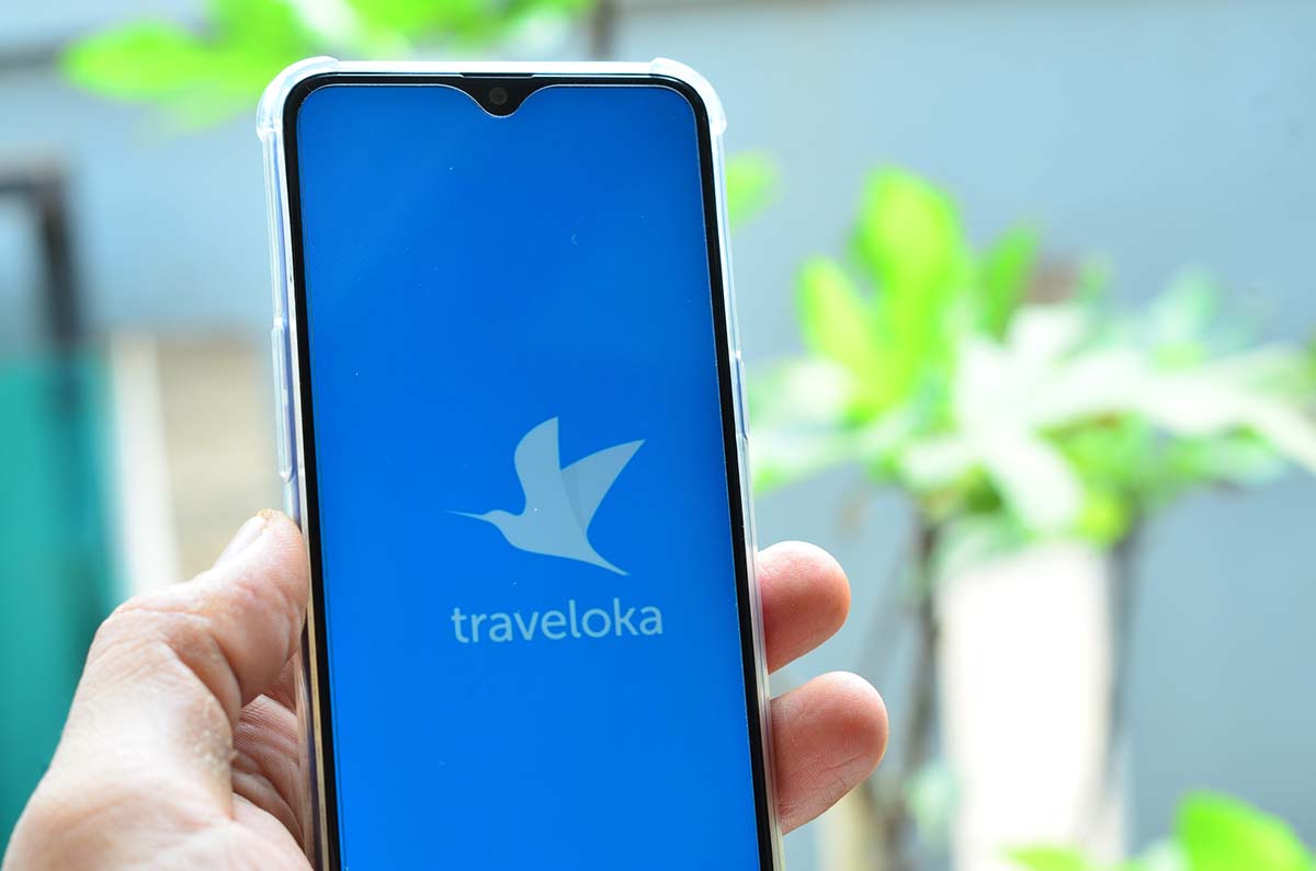 Traveloka - một trong những trang đặt vé máy bay trực tuyến uy tín với giao diện dễ sử dụng và luôn có ưu đãi hấp dẫn mỗi ngày