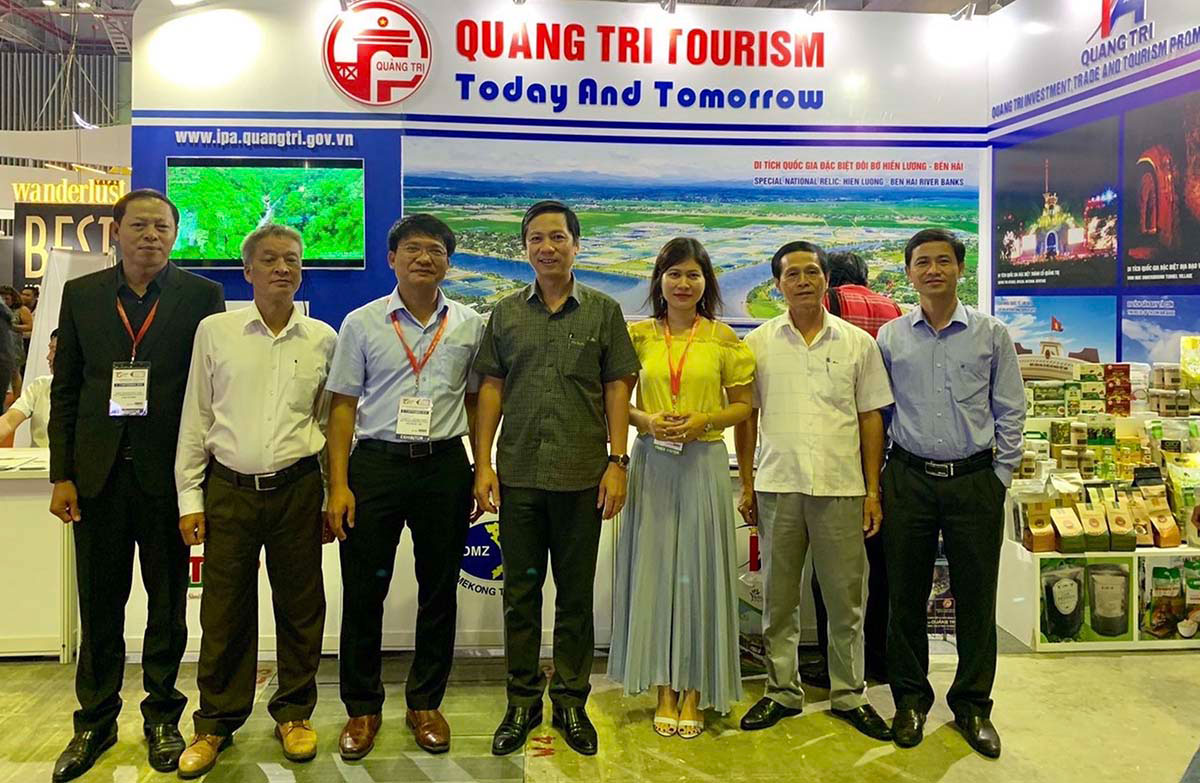 Đoàn công tác của tỉnh Quảng Trị do ông Hoàng Nam, Phó chủ tịch UBND tỉnh Quảng Trị (giữa), dẫn đầu tham dự Hội chợ du lịch quốc tế ITE -TP.HCM