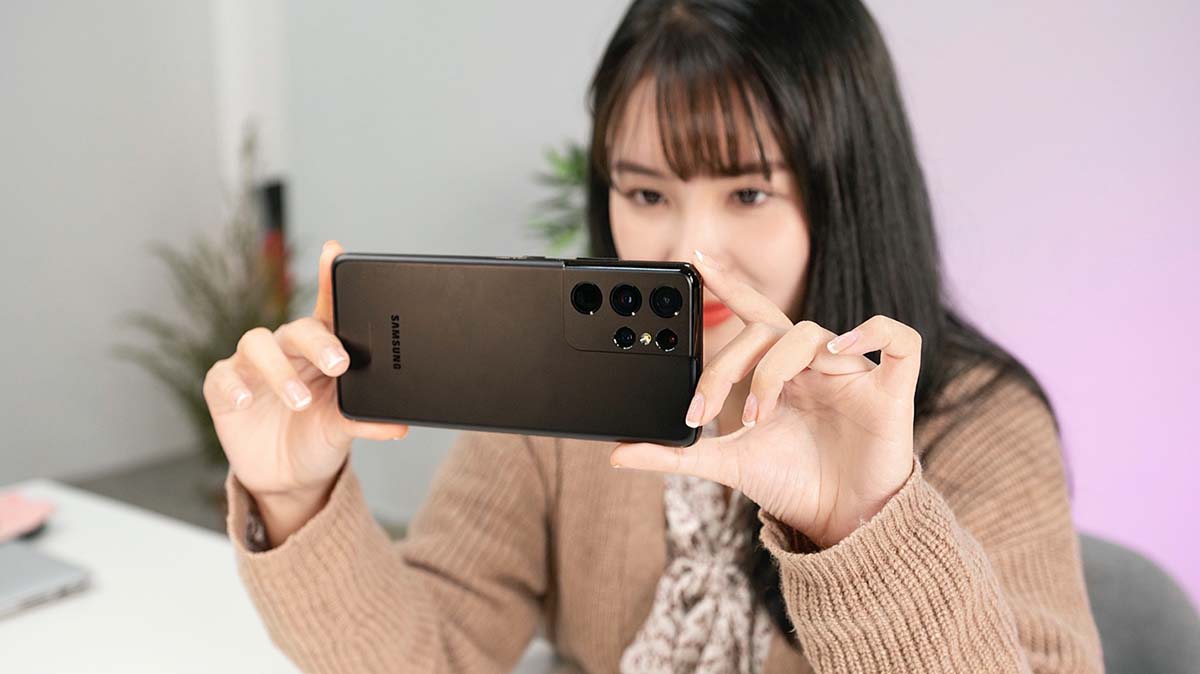 Payo đánh giá cao thiết kế mang tính biểu trưng của cụm camera trên Galaxy S21