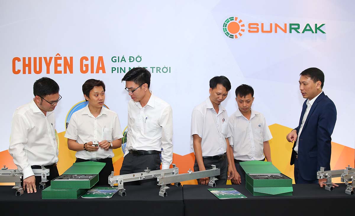 Sunrak sở hữu 3 giải pháp đồng bộ và thông minh, thu hút sự quan tâm của chủ đầu tư, tổng thầu EC và chuyên gia trong ngành điện mặt trời