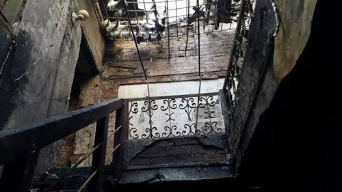 Cận cảnh căn nhà sau vụ cháy làm 6 người thiệt mạng 8