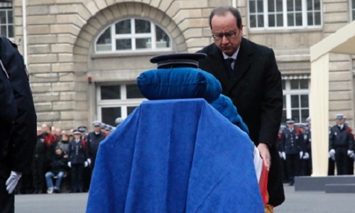 Xúc động tang lễ ba cảnh sát Pháp hi sinh trong chuỗi khủng bố 2